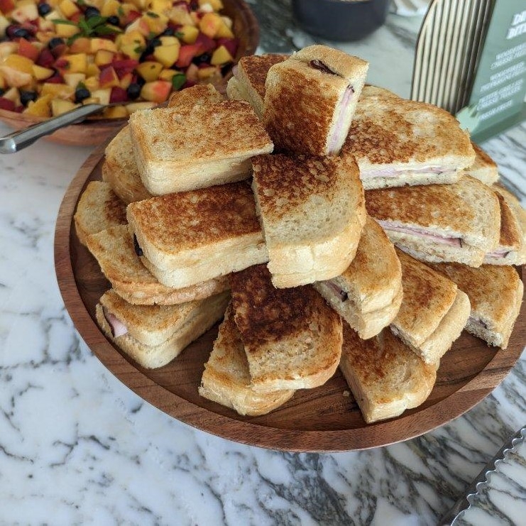 Mini toasts (canapés)